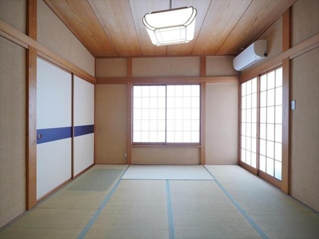 海と駅の近くのゲストハウス海悠 Ито Экстерьер фото