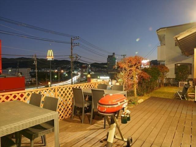 海と駅の近くのゲストハウス海悠 Ито Экстерьер фото